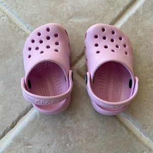 Baby girls light pink crocs